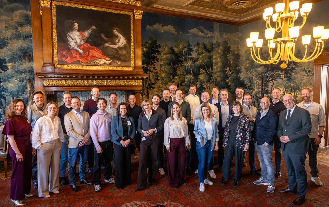 De Bossche FD Gazellen bij elkaar op het stadhuis
